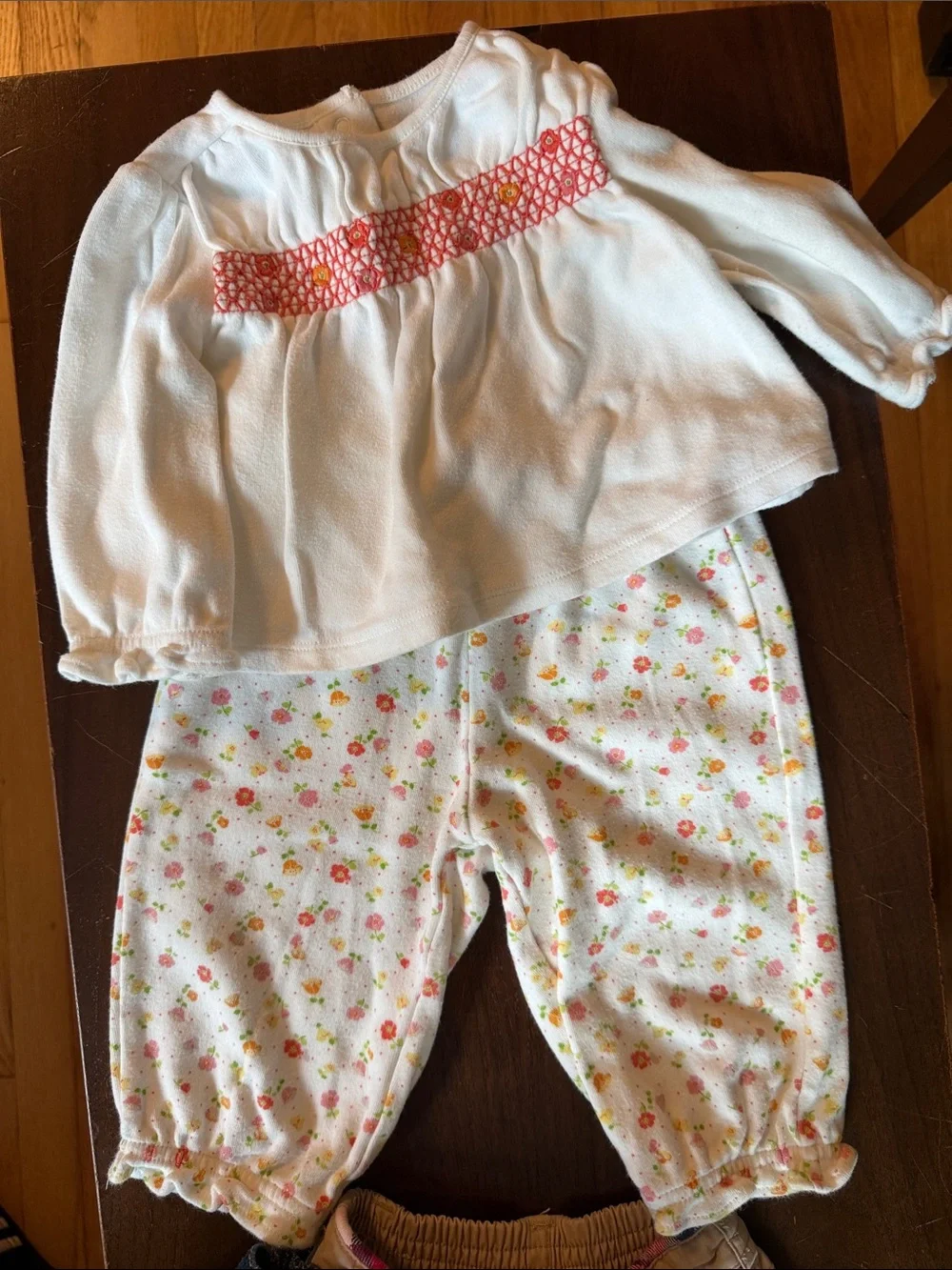 Girls pants and a set